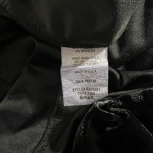 Newbury Kustom Women's Velvet Jumpsuit Black Size Small Sleeveless - Picture 6 of 6